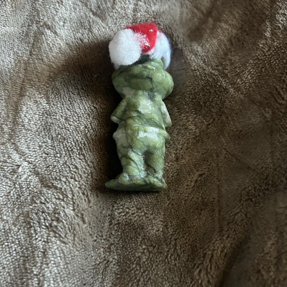 Green Grinch Jade Figurine with Santa Hat - Picture 2 of 3